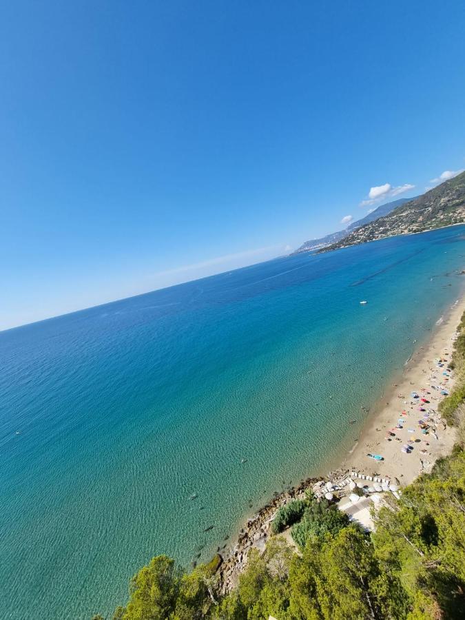 Sea And Monaco Charme View On The Beach Ventimiglia Exteriör bild